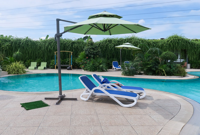 Best Pool Lounge Chairs (Review) in 2021